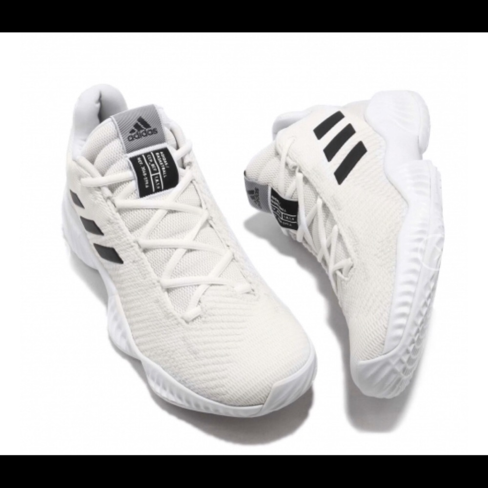 Adidas size 9.5 men’s shoes